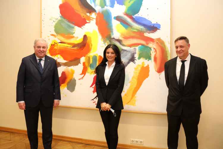 Von li nach re: Hermann Schützenhöfer, Landeshauptmann der Steiermark / Sonja Klima, Geschäftsführerin der Spanischen Hofreitschule / Prof. Dr. Wolfgang Neubauer, Direktor LBI ArchPro | © Land Steiermark/Streibl